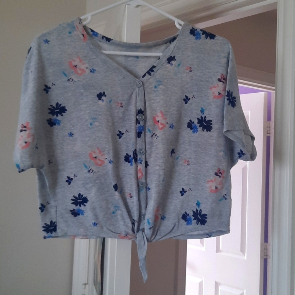SO Grey Floral Crop Top